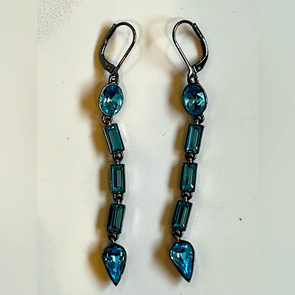 Vintage Beautiful Blue Stone Dangling Earrings.